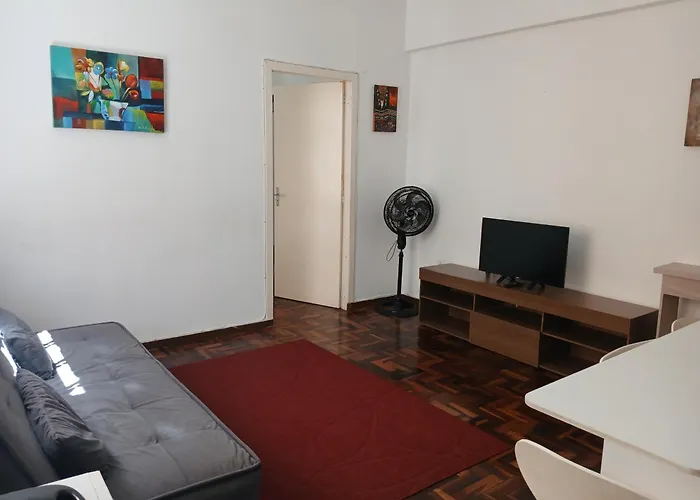 Aconchegante, Prático E Bem Localizado Apartamento